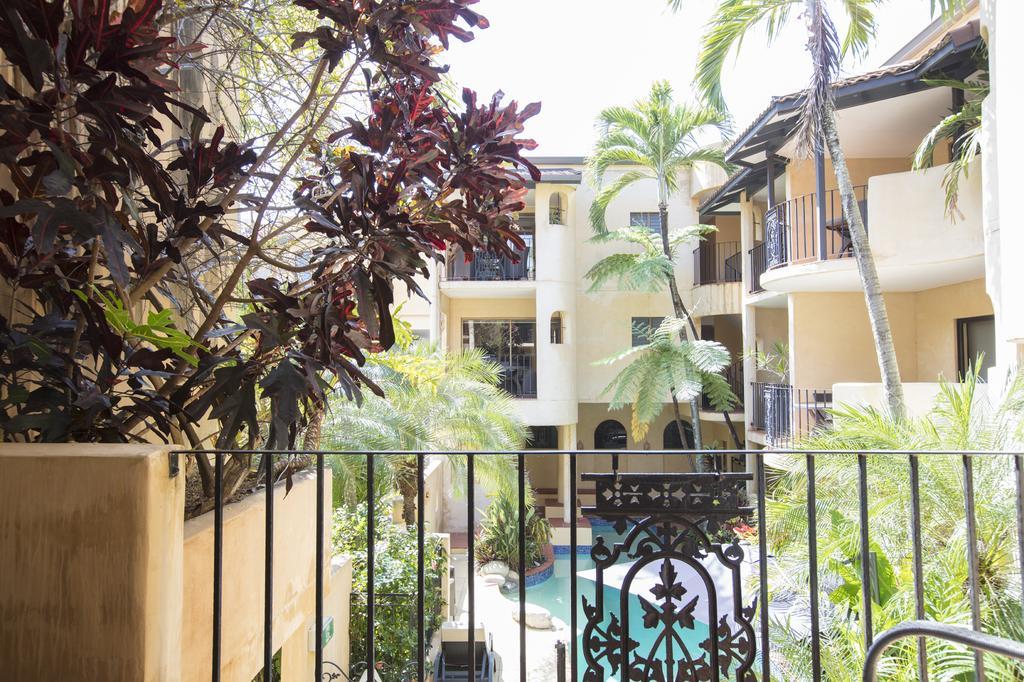 Seascape Apartments At Villa San Michele Port Douglas Buitenkant foto