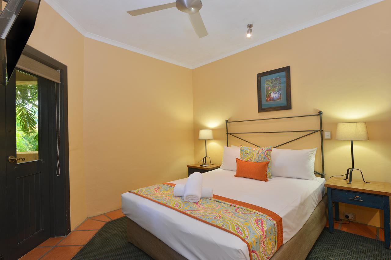 Seascape Apartments At Villa San Michele Port Douglas Buitenkant foto