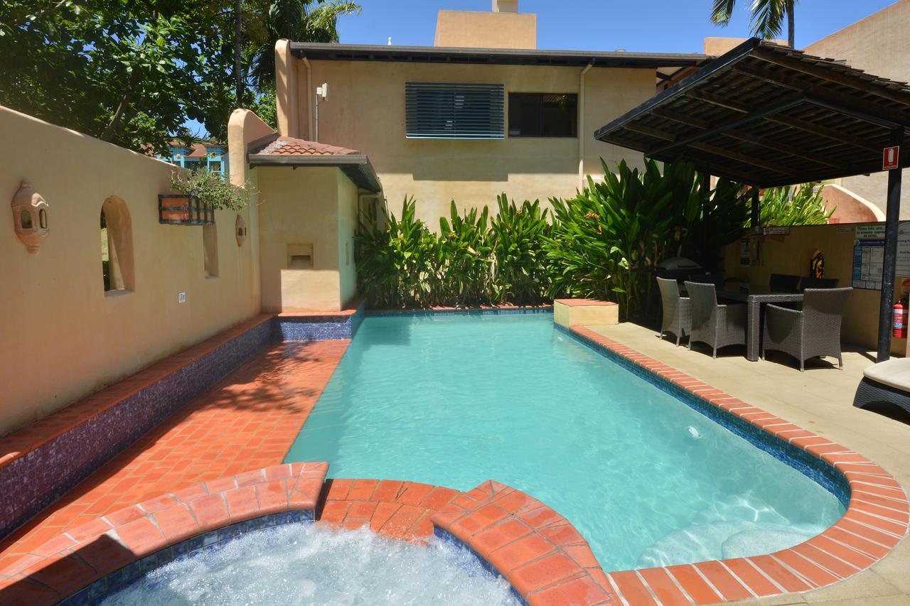 Seascape Apartments At Villa San Michele Port Douglas Buitenkant foto