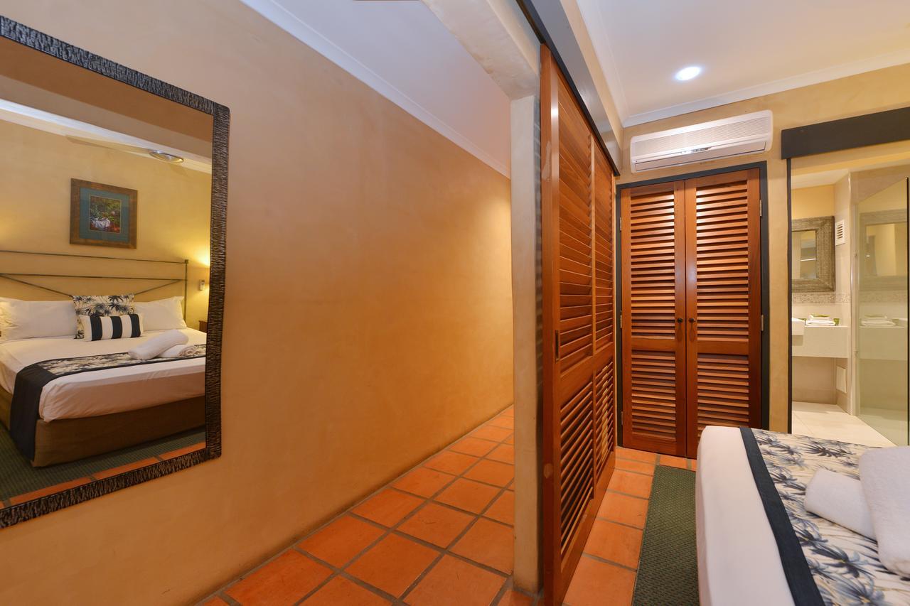 Seascape Apartments At Villa San Michele Port Douglas Buitenkant foto