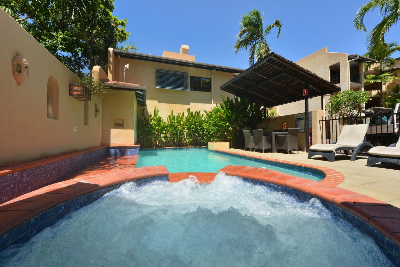 Seascape Apartments At Villa San Michele Port Douglas Buitenkant foto