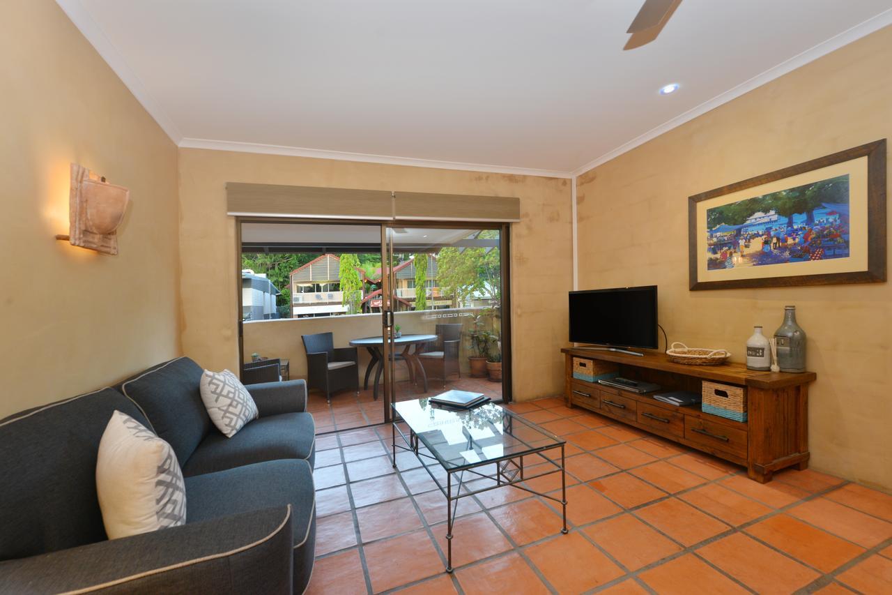 Seascape Apartments At Villa San Michele Port Douglas Buitenkant foto