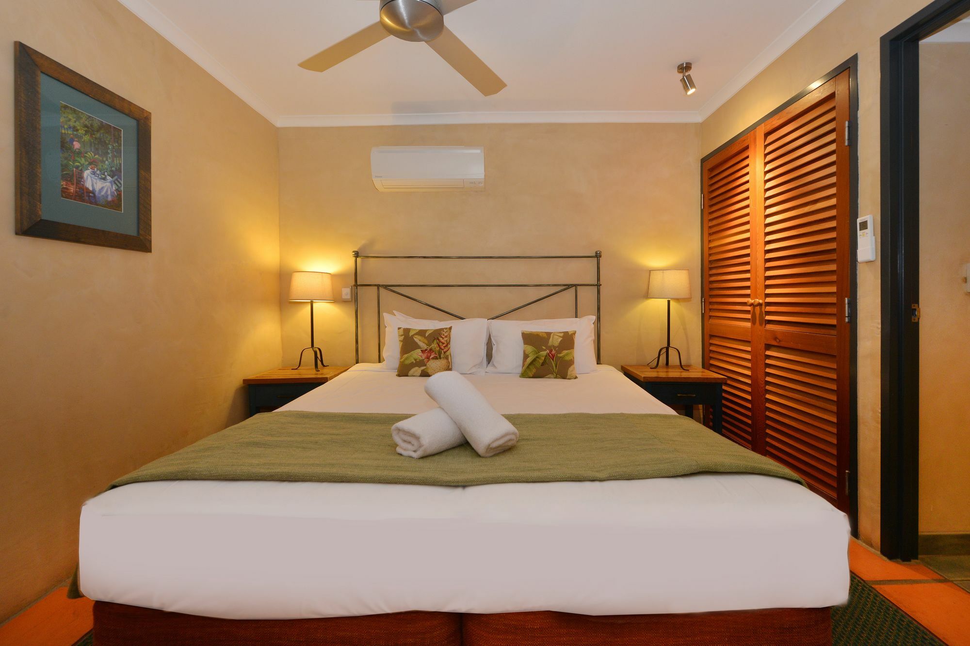 Seascape Apartments At Villa San Michele Port Douglas Buitenkant foto