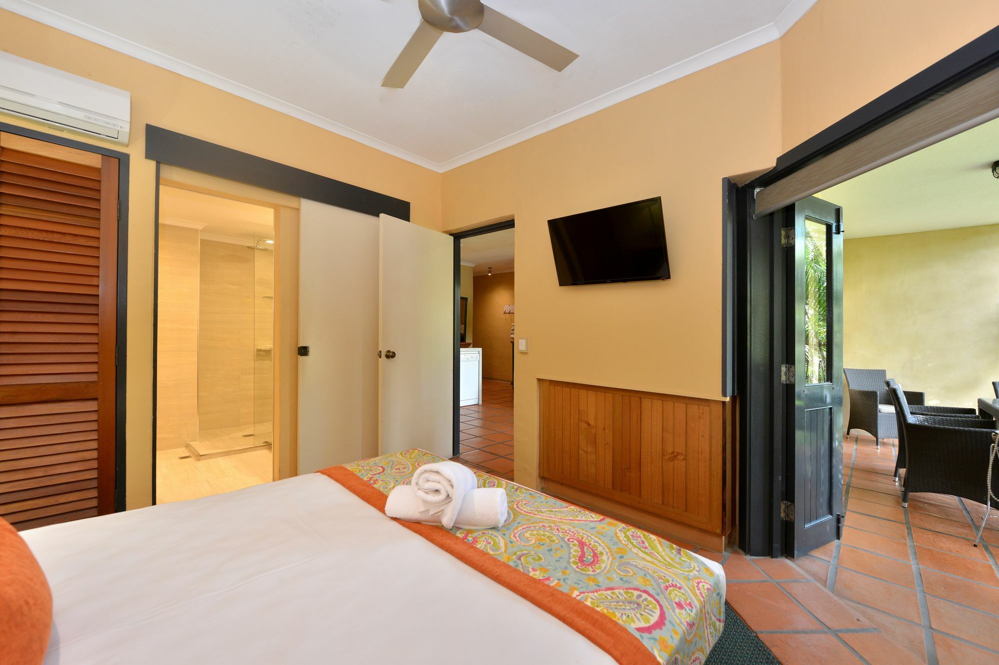 Seascape Apartments At Villa San Michele Port Douglas Buitenkant foto